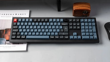 Keychron V6 Max Wireless AZERTY Full-size sur un bureau